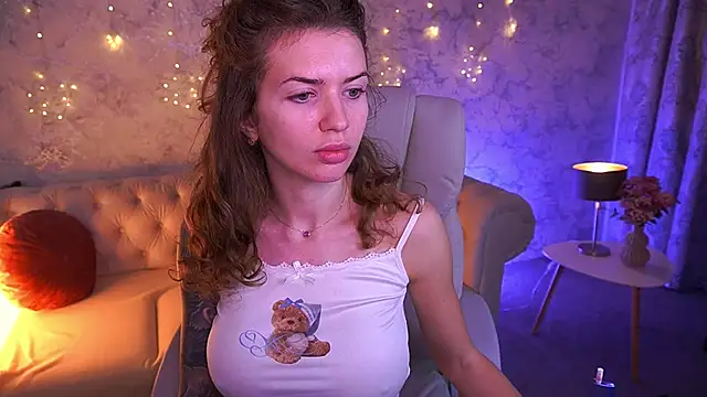 Snapshot of CurlyCandyXX chatting on 25, 2, 2026 CurlyCandyXX online show from 25, 2, 2026