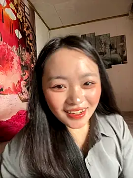 Julia-Elsa online show from 7, 10, 2025