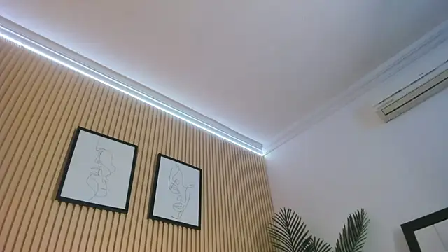 Snapshot of Brunette__boy chatting on 23, 10, 2025 Brunette  boy online show from 23, 10, 2025