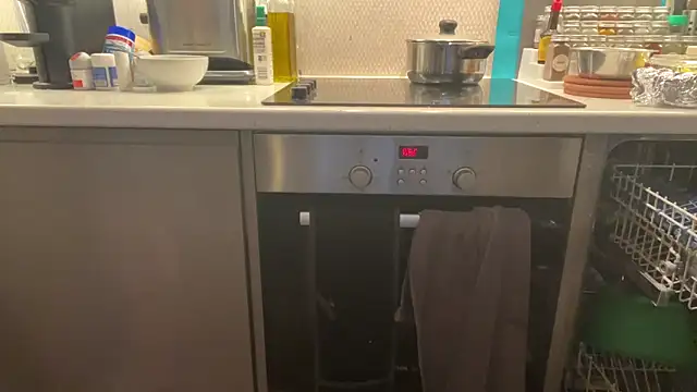 Snapshot of CelineLuxe chatting on 2, 10, 2025 CelineLuxe online show from 2, 10, 2025