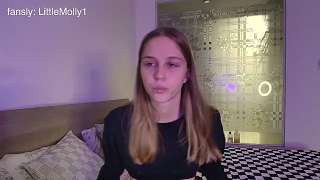 littlemolly11 online show from 2, 10, 2025