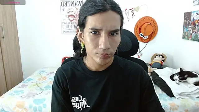 Snapshot of Max0n_ chatting on 8, 11, 2025 Max0n online show from 8, 11, 2025