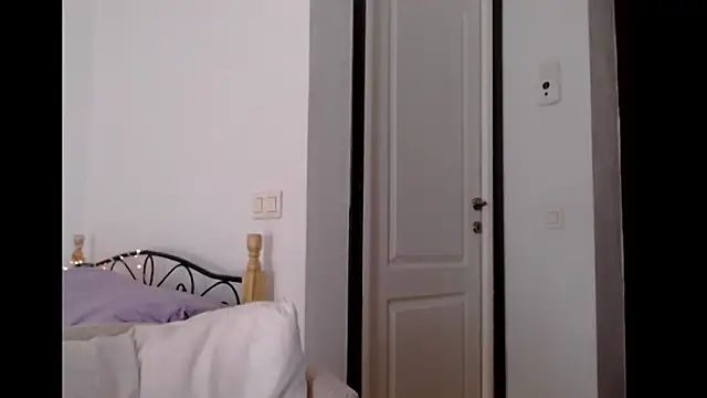 Snapshot of BritneyDivine chatting on 15, 9, 2025 BritneyDivine online show from 15, 9, 2025