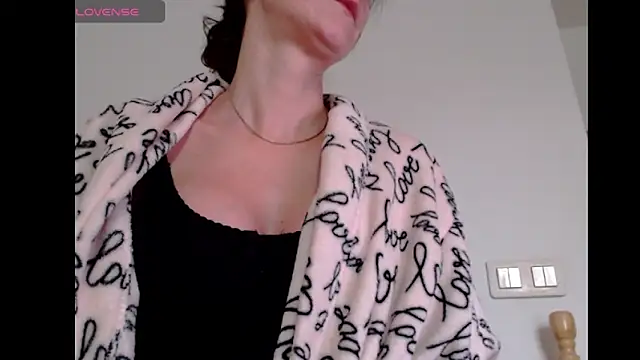 Snapshot of BritneyDivine chatting on 19, 10, 2025 BritneyDivine online show from 19, 10, 2025