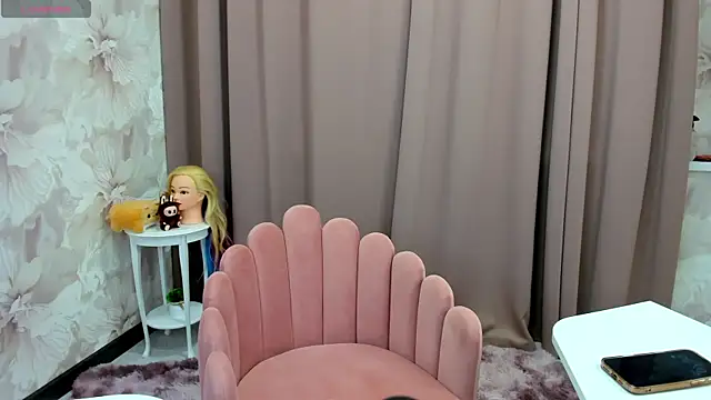 Snapshot of cute_luucy chatting on 14, 10, 2025 cute luucy online show from 14, 10, 2025