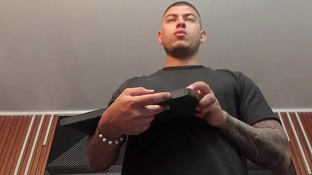 marco garciia  online show from 24, 10, 2025