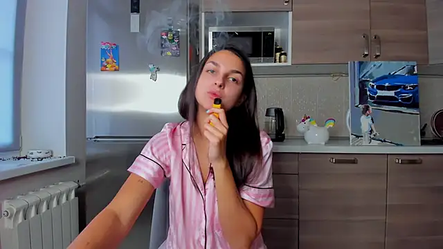 Snapshot of Guilana_baby chatting on 29, 10, 2025 Guilana baby online show from 29, 10, 2025