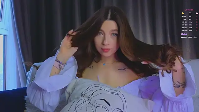 Snapshot of VirginiaHouston chatting on 12, 11, 2025 VirginiaHouston online show from 12, 11, 2025