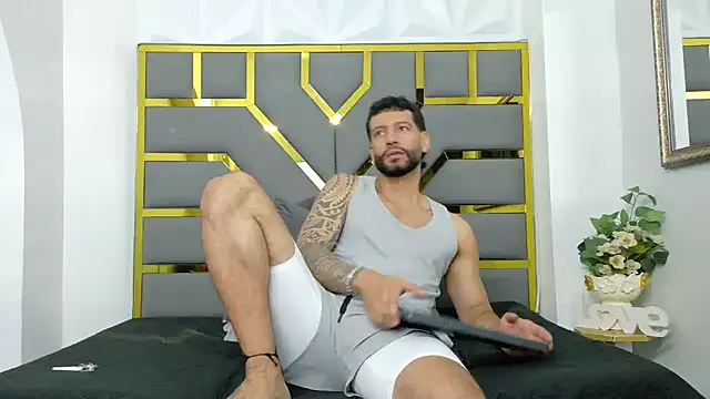 Snapshot of yorbymaxx chatting on 13, 9, 2025 yorbymaxx online show from 13, 9, 2025