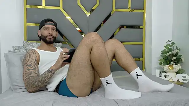 Snapshot of yorbymaxx chatting on 24, 9, 2025 yorbymaxx online show from 24, 9, 2025