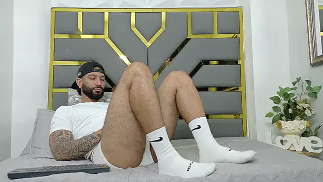 Snapshot of yorbymaxx chatting on 27, 9, 2025 yorbymaxx online show from 27, 9, 2025