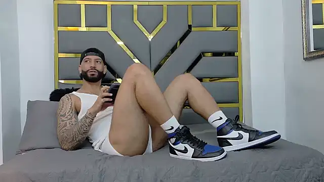 Snapshot of yorbymaxx chatting on 2, 10, 2025 yorbymaxx online show from 2, 10, 2025