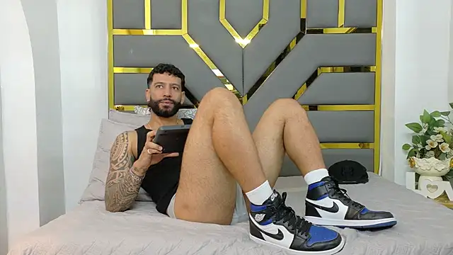 Snapshot of yorbymaxx chatting on 7, 10, 2025 yorbymaxx online show from 7, 10, 2025
