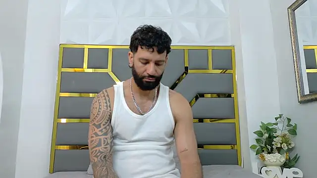 Snapshot of yorbymaxx chatting on 17, 10, 2025 yorbymaxx online show from 17, 10, 2025