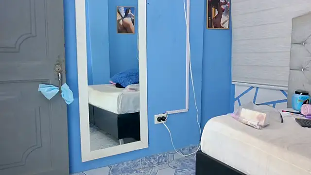 Emily J18 online show from 4, 10, 2025