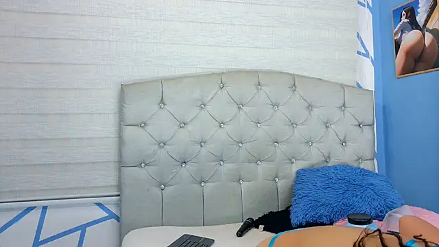 Emily J18 online show from 6, 10, 2025