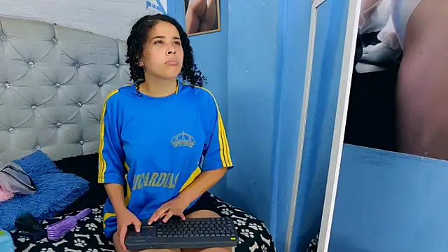 Emily J18 online show from 22, 10, 2025