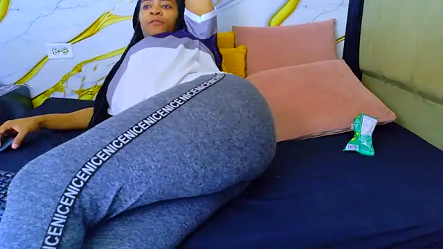 Snapshot of AmbarSmit chatting on 1, 4, 2026 AmbarSmit online show from 1, 4, 2026