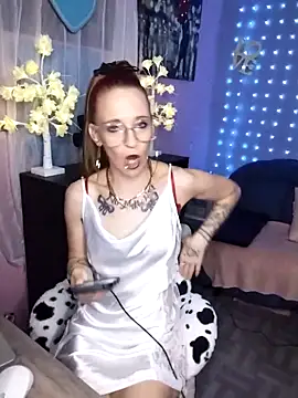 Snapshot of Purple2StayThnxx chatting on 2, 2, 2026 Purple2StayThnxx online show from 2, 2, 2026