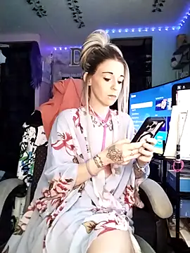 Snapshot of Purple2StayThnxx chatting on 22, 2, 2026 Purple2StayThnxx online show from 22, 2, 2026