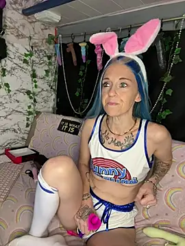 Purple2StayThnxx online show from 7, 7, 2026