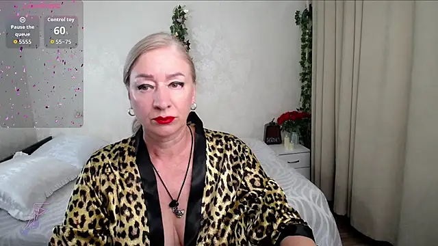 hunters woman online show from 9, 7, 2026