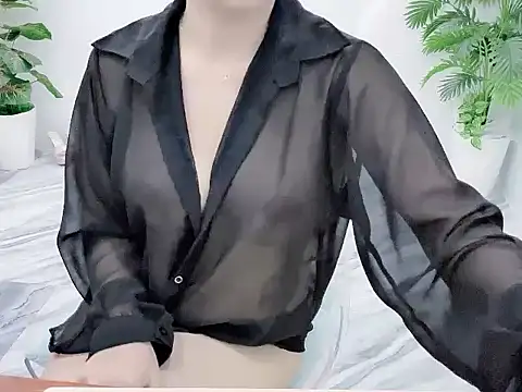 Snapshot of Lyly-2k5 chatting on 5, 10, 2025 Lyly-2k5 online show from 5, 10, 2025