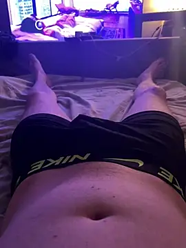 naughtycoupl98 online show from 19, 5, 2026