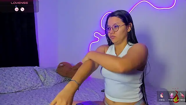 Snapshot of Dilan_and_Mia chatting on 20, 5, 2026 Dilan and Mia online show from 20, 5, 2026