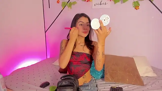 Snapshot of MiahCornell_ chatting on 15, 1, 2026 MiahCornell online show from 15, 1, 2026