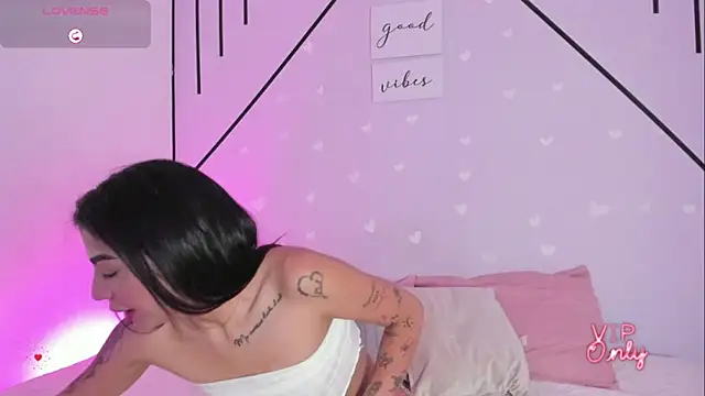 Snapshot of MiahCornell_ chatting on 12, 2, 2026 MiahCornell online show from 12, 2, 2026