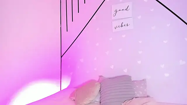 MiahCornell  online show from 19, 3, 2026