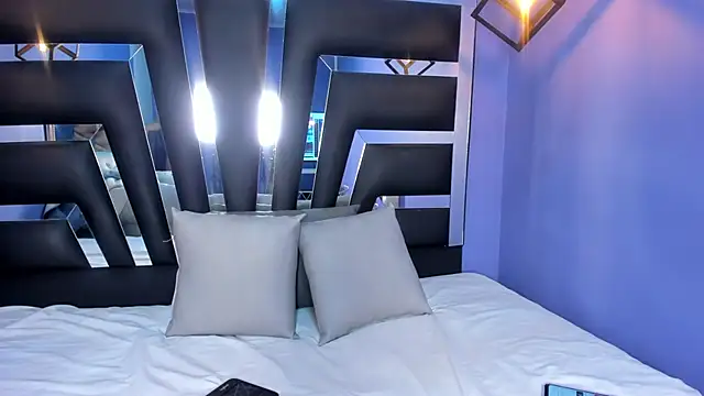 Taniabenelli online show from 25, 9, 2025