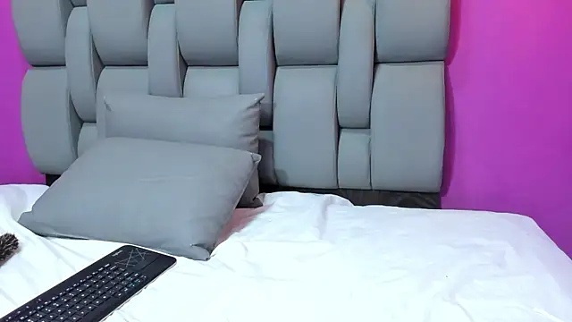 Taniabenelli online show from 24, 10, 2025