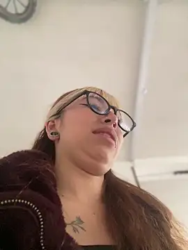 Snapshot of Sallem_Pink chatting on 7, 3, 2026 Sallem Pink online show from 7, 3, 2026