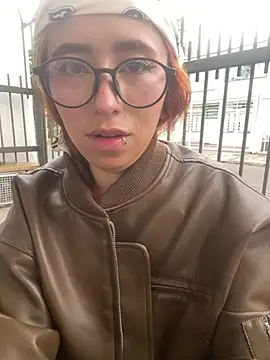 Snapshot of Sallem_Pink chatting on 7, 4, 2026 Sallem Pink online show from 7, 4, 2026