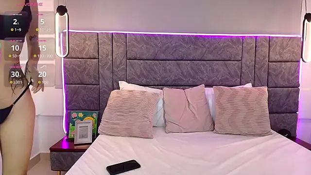 abril  lee   online show from 7, 10, 2025