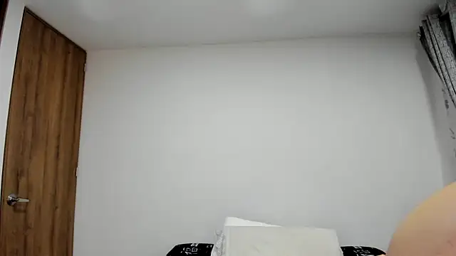 charlloteevans X online show from 11, 5, 2026