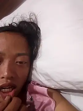 Snapshot of optra34 chatting on 4, 10, 2025 optra34 online show from 4, 10, 2025