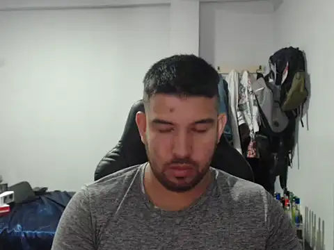 Axel11113 online show from 12, 9, 2025