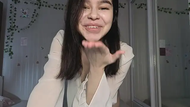 Snapshot of sladkoezzzka chatting on 27, 10, 2025 sladkoezzzka online show from 27, 10, 2025