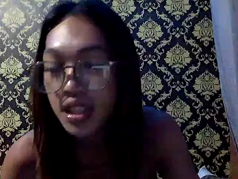 Snapshot of your_wifey chatting on 15, 9, 2025 your wifey online show from 15, 9, 2025