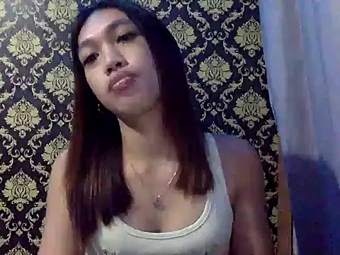 Snapshot of your_wifey chatting on 23, 10, 2025 your wifey online show from 23, 10, 2025