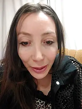 HellaryTourent online show from 23, 2, 2026