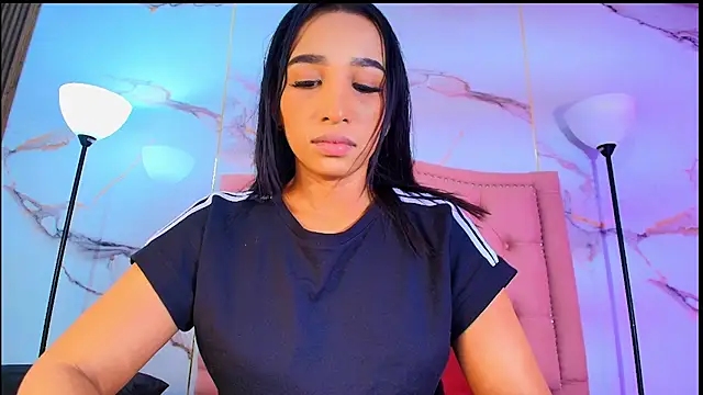 AlyaThompson online show from 13, 5, 2026