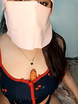 Snapshot of Queen-15 chatting on 13, 10, 2025 Queen-15 online show from 13, 10, 2025