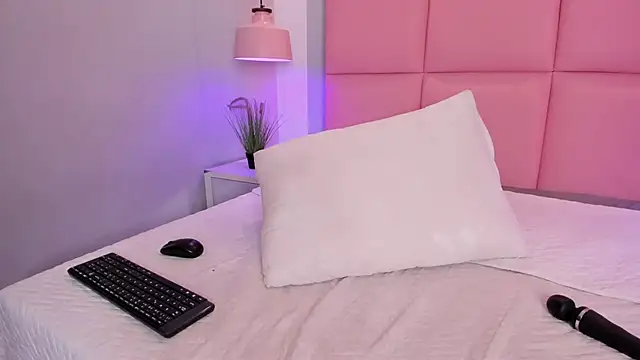 JulianaValencia online show from 3, 2, 2026