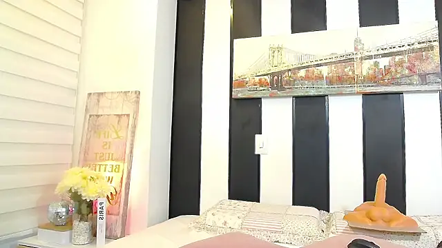 Snapshot of ParisRoux chatting on 25, 10, 2025 ParisRoux online show from 25, 10, 2025