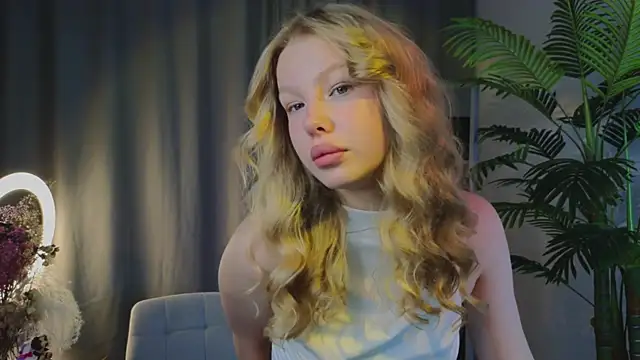 Snapshot of emilyshepar_d chatting on 2, 10, 2025 emilyshepar d online show from 2, 10, 2025