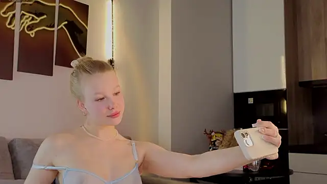 Snapshot of emilyshepar_d chatting on 16, 1, 2026 emilyshepar d online show from 16, 1, 2026